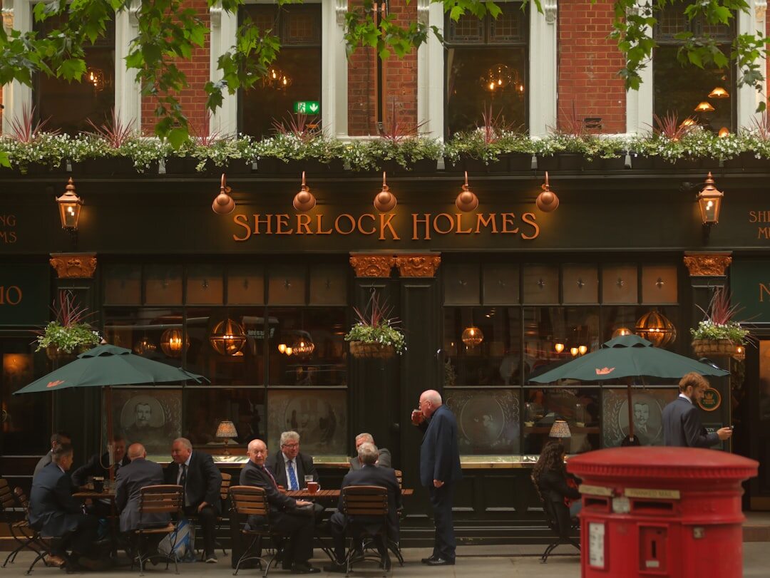 sherlock holmes style detective